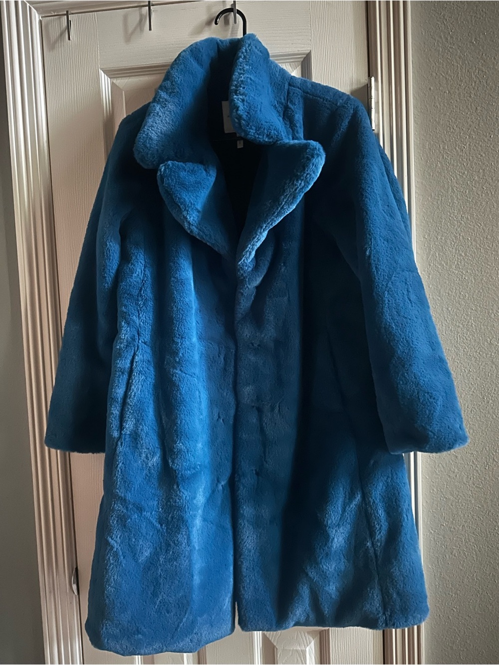 Alec Les Filles Blue Faux Fur Women's Coat - Elegant Winter Jacket